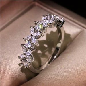 925 Sterling Silver Diamond Flower Ring Size 8